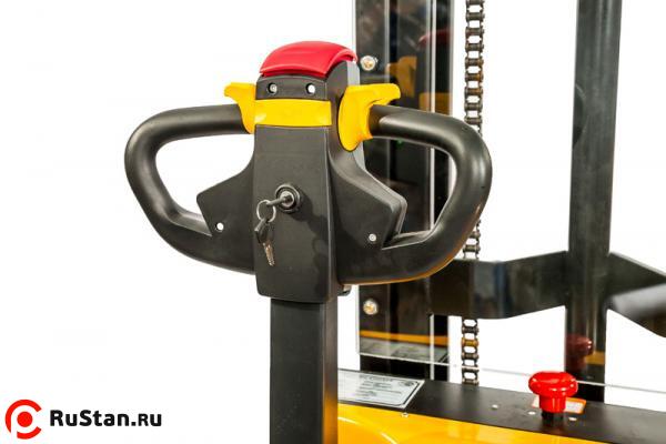 Штабелер электрический самоходный TOR 1,0т 3,3м PWS10S-3300 фото №3 Штабелер электрический самоходный TOR 1,0т 3,3м PWS10S-3300 фото №3