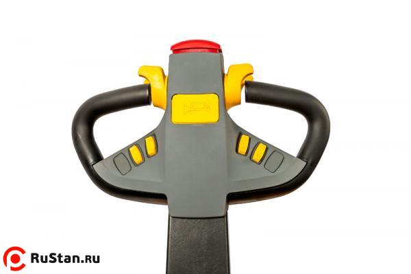 Штабелер электрический самоходный с платформой TOR 1,5т 5,5м ES15T4/5500 фото №3 Штабелер электрический самоходный с платформой TOR 1,5т 5,5м ES15T4/5500 фото №3