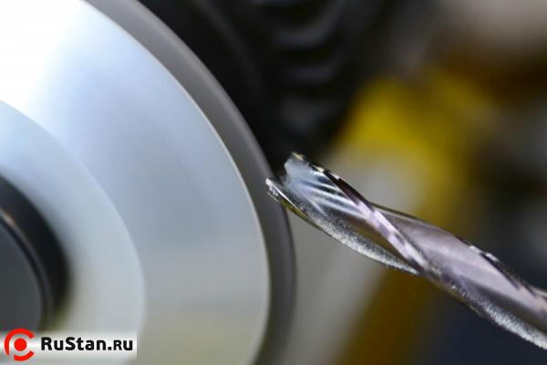 Заточка торца фрезы на универсальном заточном станке BKS фото №3 Заточка торца фрезы на универсальном заточном станке BKS фото №3