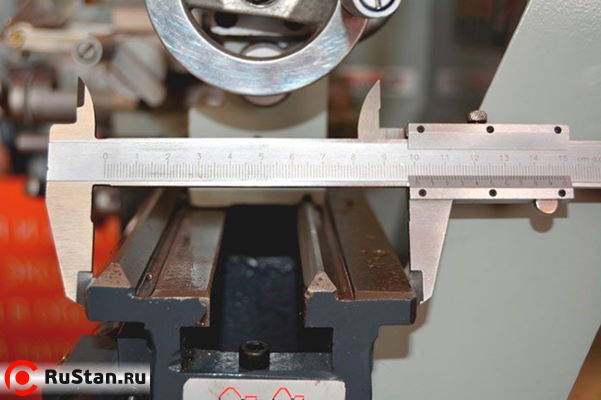 Рекордная в своем классе ширина чугунной станины 100 мм, что значительно увеличивает жесткость работы станка и влияет на точность обработки. фото №5 Metal Master MML 1830 V фото №5