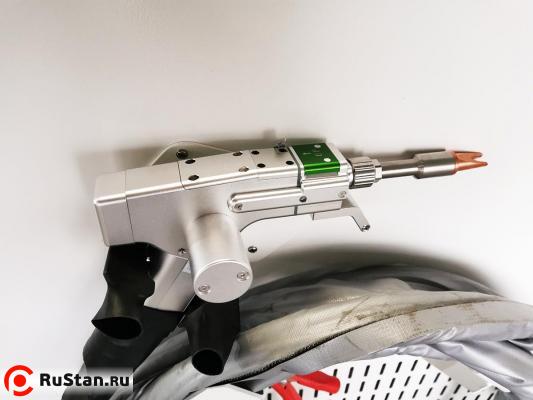 Лазерная головка Ручной лазерный сварочный аппарат Raptor SFW-3000 PRO 5в1 (3000Вт Raycus) фото №3 Лазерная головка Ручной лазерный сварочный аппарат Raptor SFW-3000 PRO 5в1 (3000Вт Raycus) фото №3