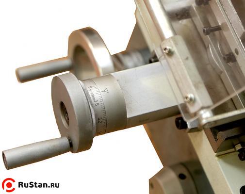 На станке имеются лимбы продольной и поперечной подачи. Маховики выполнены из металла. фото №6 METAL MASTER MML 2550M фото №6
