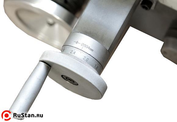 На станке имеются лимбы продольной и поперечной подачи. Маховики выполнены из металла. фото №4 METAL MASTER MML 2870MV фото №4